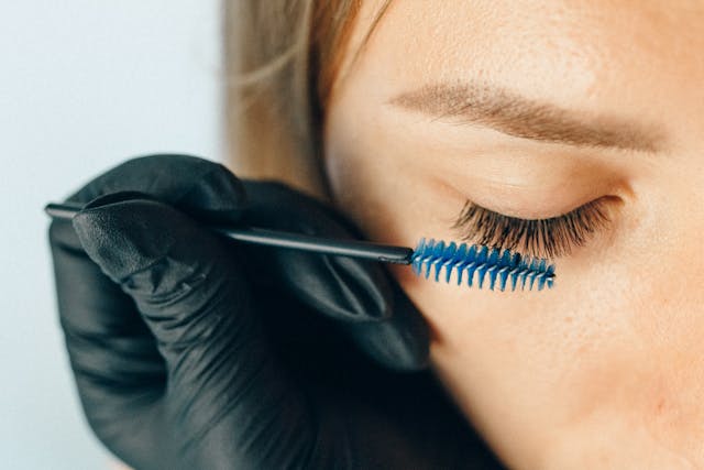 Eyelash growth serum